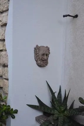 Amuni *
